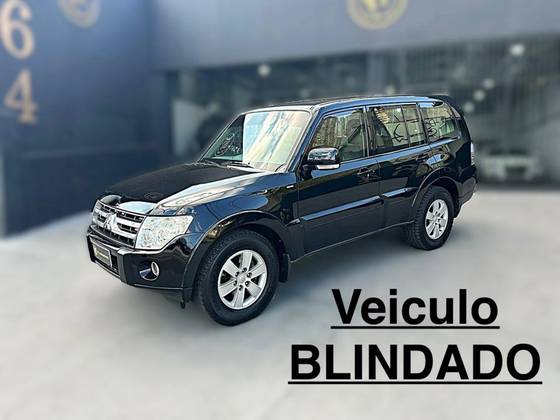 MITSUBISHI PAJERO FULL 3.8 HPE 4X4 V6 24V GASOLINA 4P AUTOMÁTICO MITSUBISHI PAJERO FULL 3.8 HPE 4X4 V6 24V GASOLINA 4P AUTOMÁTICO